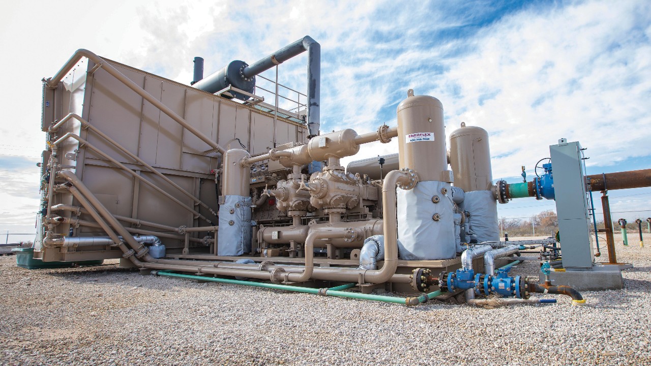 High-speed reciprocating compressor package on a gravel pad